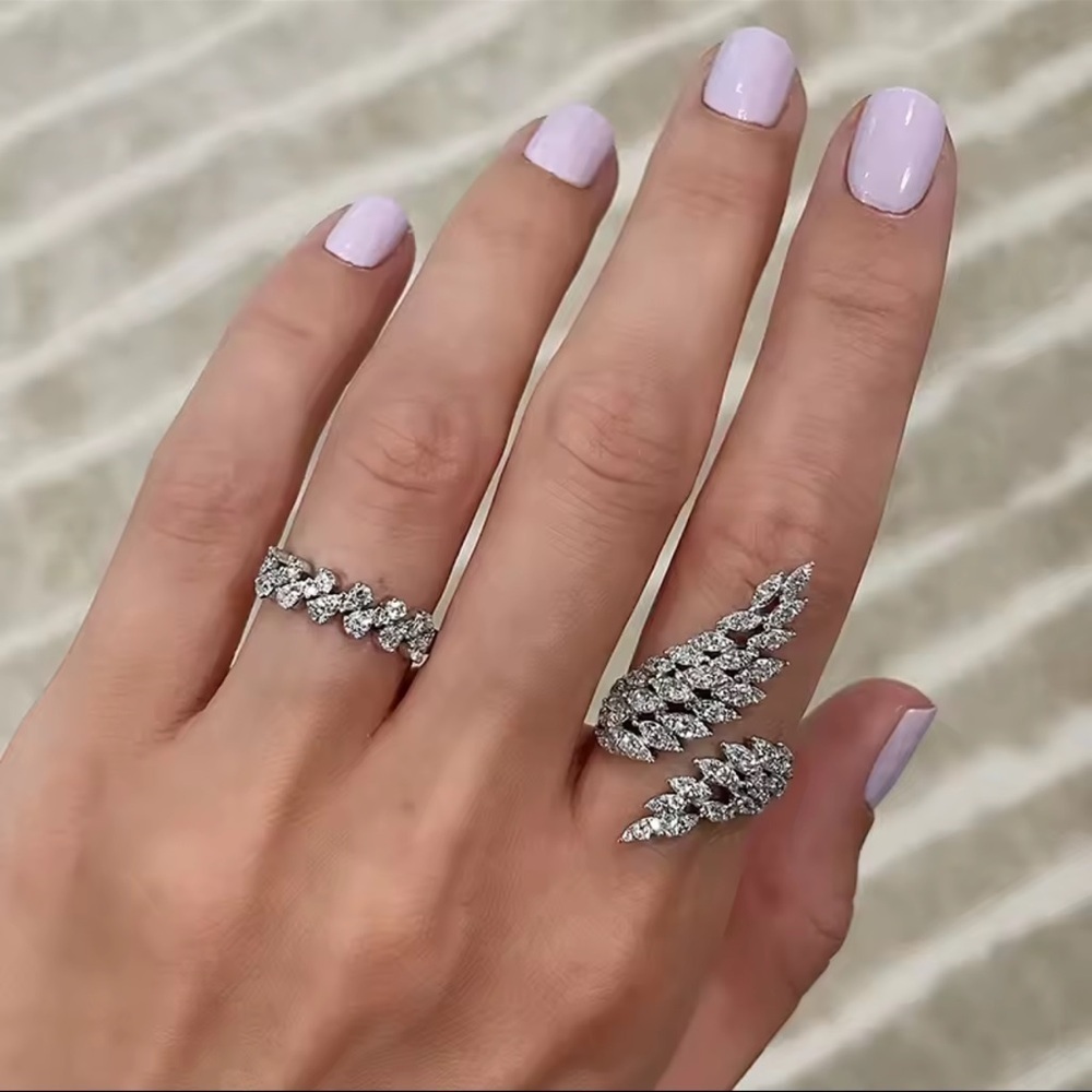 Diamond Crystal Burst Wrap Ring – High-Shine Adjustable Jewelry